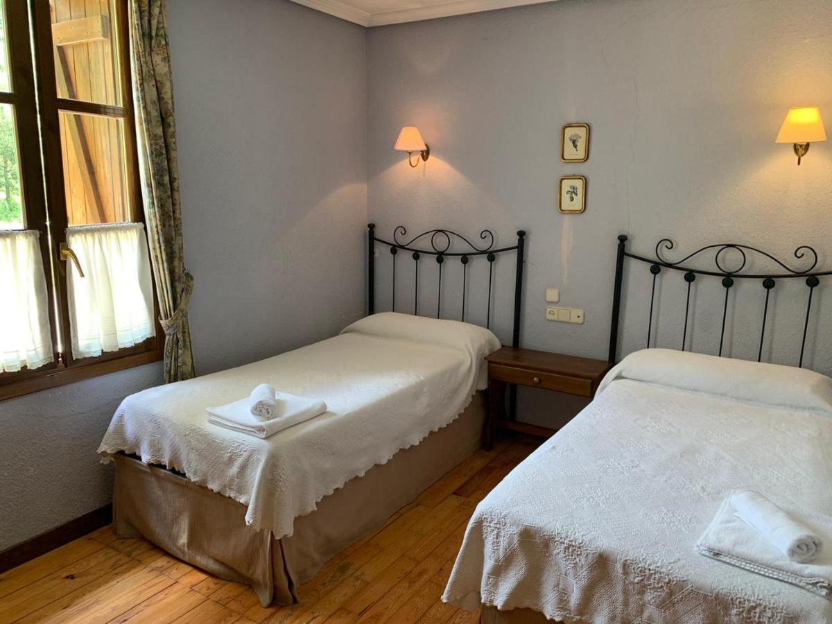 Hotel Charle Jaca Exterior foto
