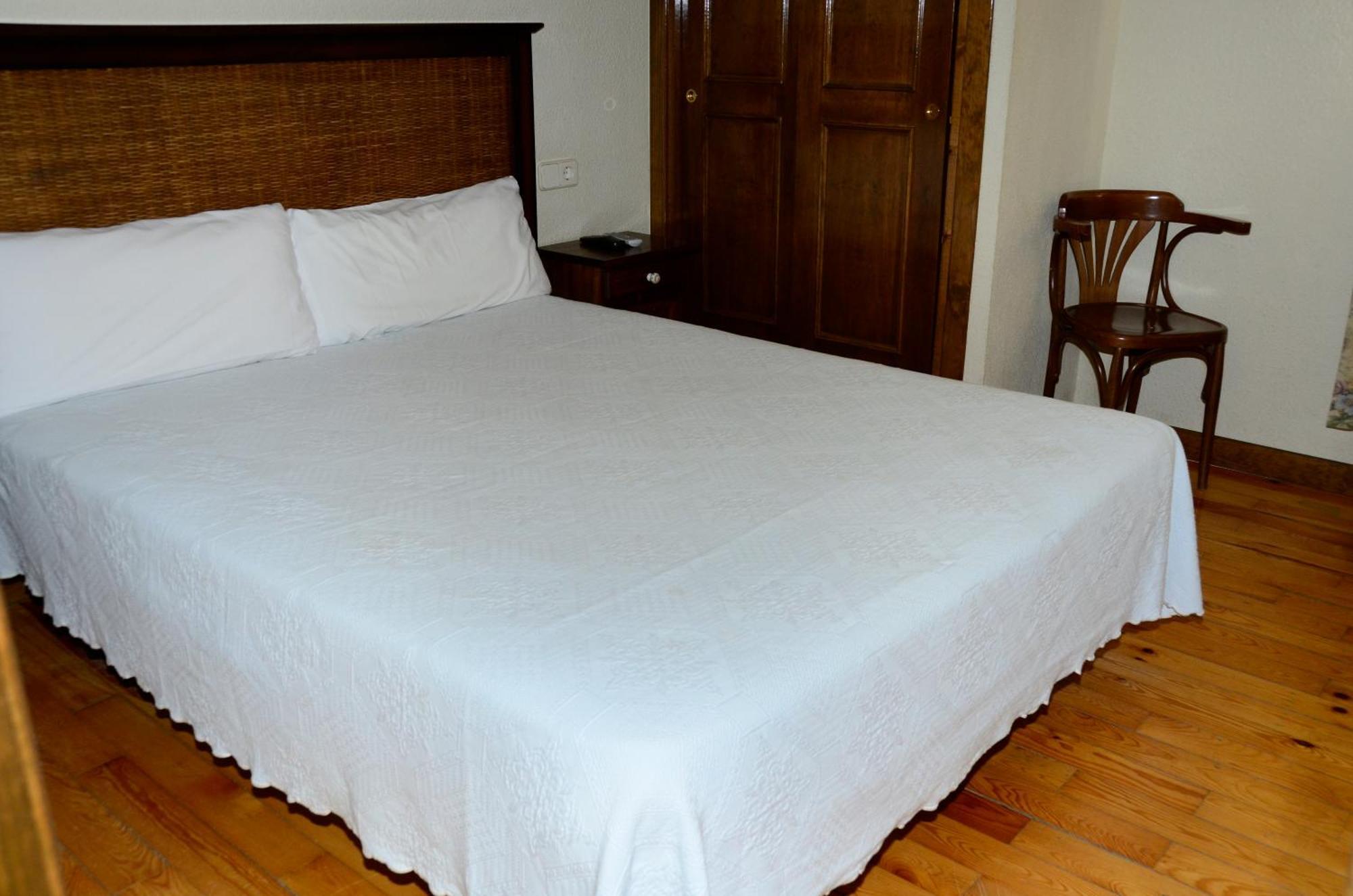 Hotel Charle Jaca Zimmer foto
